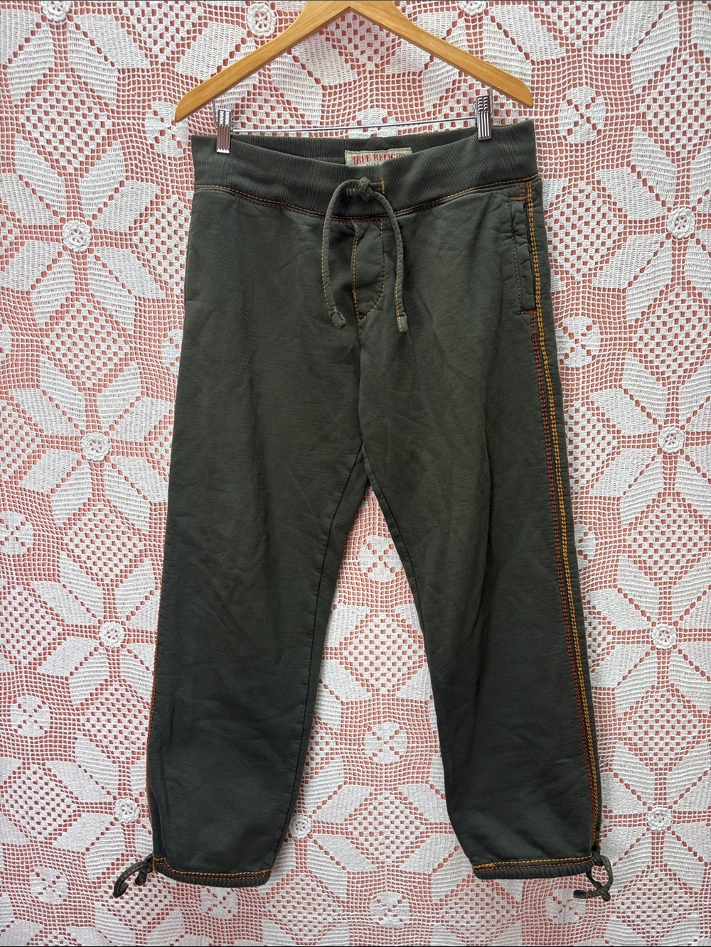 True Religion World Tour Sweatpants – Size M